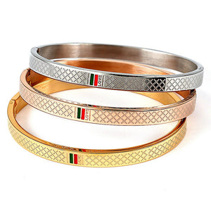 1132 Women's 6mm or 8mm Stainless Steel Green Red Cuff Bracelets & Bangles