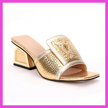 Load image into Gallery viewer, 1293 Women&#39;s Italian Design Sandal Shoes and Bag Set Decorated with Rhinestone